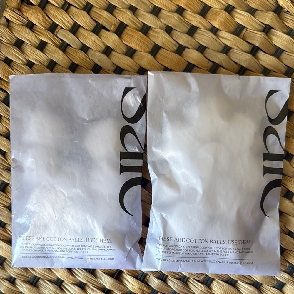 NEW Saie two pack organic cotton balls